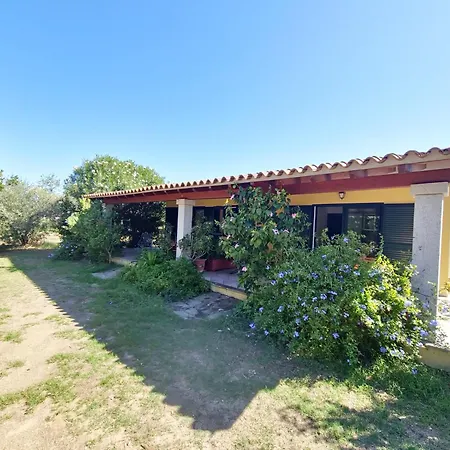 Pareja Apartment *